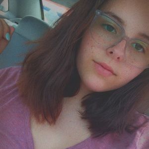 Meet your Posher, Alyson